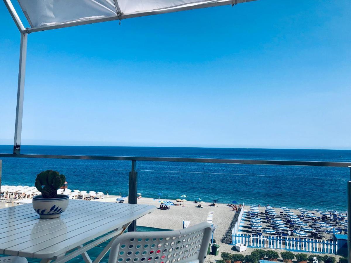 Ferienwohnung Mansarda Sul Mare Mascali Exterior foto
