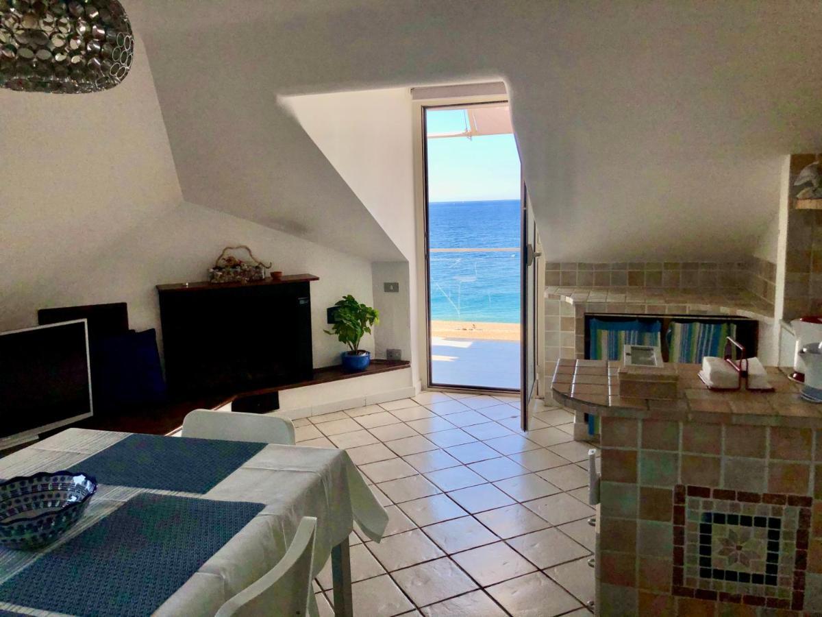 Ferienwohnung Mansarda Sul Mare Mascali Exterior foto